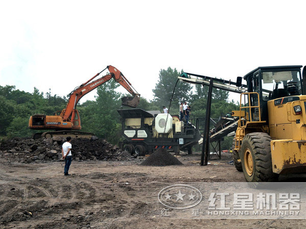轉(zhuǎn)場靈活，移動(dòng)自由的矸石移動(dòng)破碎機(jī)