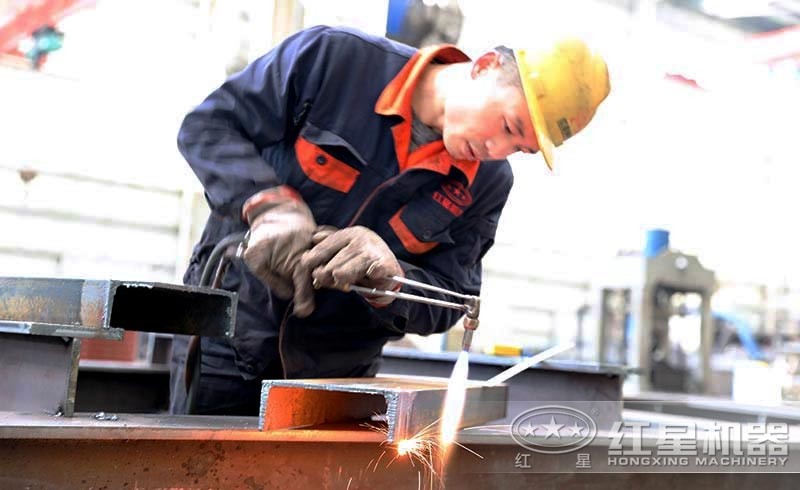 匠心做工，每一道石子移動破碎生產線都嚴謹以待